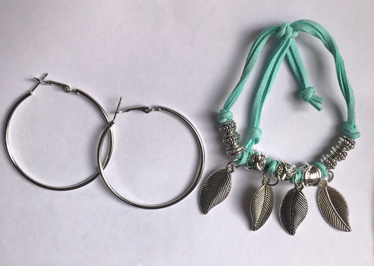 Jewelry set | Bracelet with feather charms and a pair of hoops