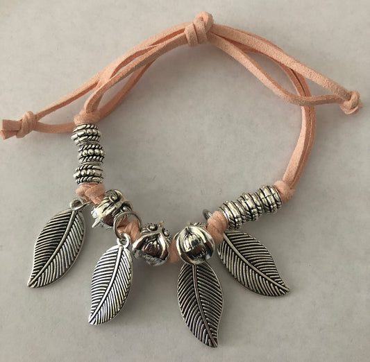 Jewelry set | Bracelet with feather charms and a pair of hoops