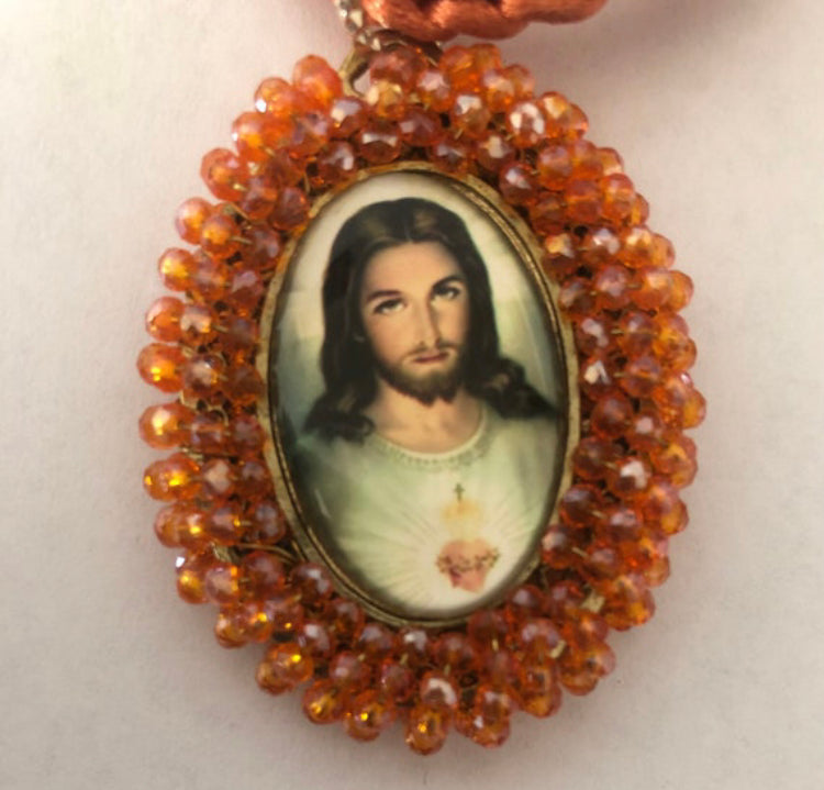 Catholic necklaces | Medallones de santos
